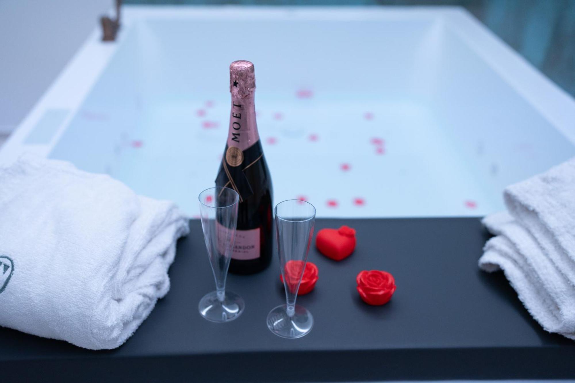Suite Dreams Luxury 지오비나조 외부 사진